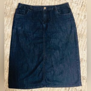 Christopher & Banks w  MM women’s modest denim skirt, size 12P.